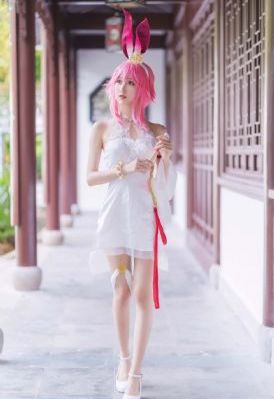 厨房掀裙在厨房里做运动_720高清迅雷在线观看